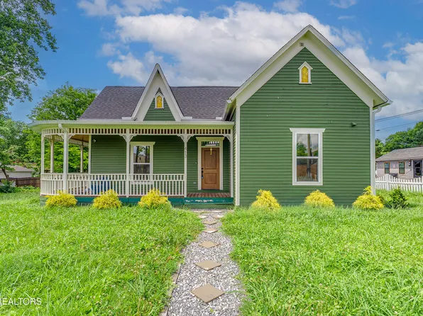 413 E Inskip Dr, Knoxville, TN 37912
