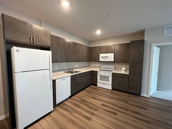 1st image of 1428 7th St E #100