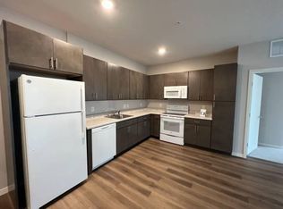 1428 7th St E #100, Saint Paul, MN 55106
