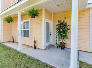 124 Earle Taylor Ln, Ocean Springs, MS 39564