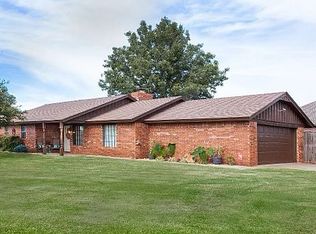 155 Regency Dr, Clinton, OK 73601