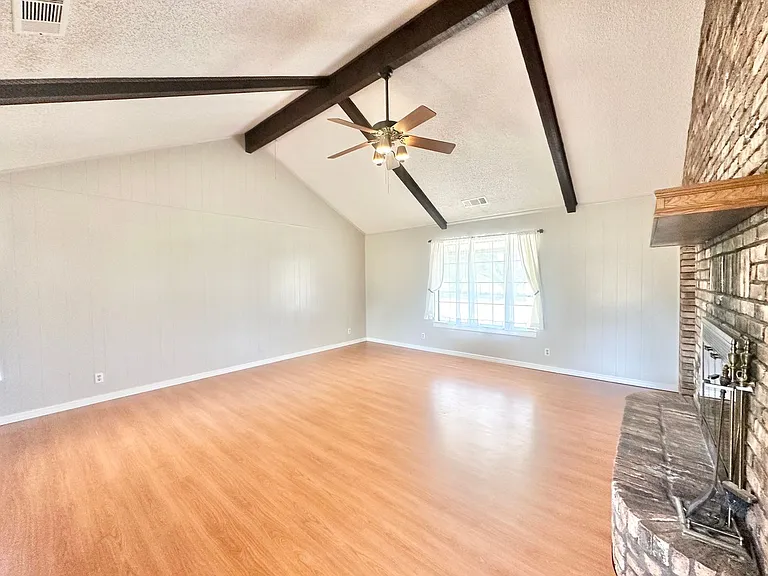 2829 Bailey Ln — Photo 5
