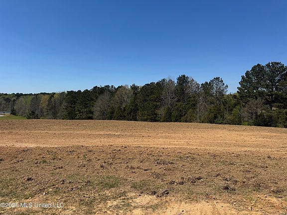 4th image of 735 Cedar Hill Rd