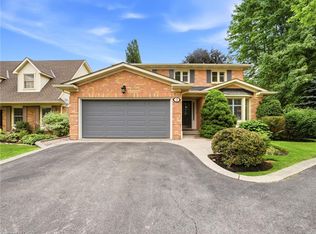 2 Charterhouse Cres, Hamilton, ON L9G 4E5