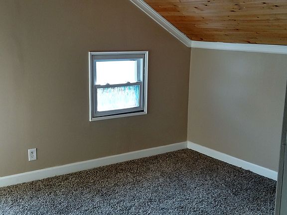 4th image of 305 N Ireland Blvd
