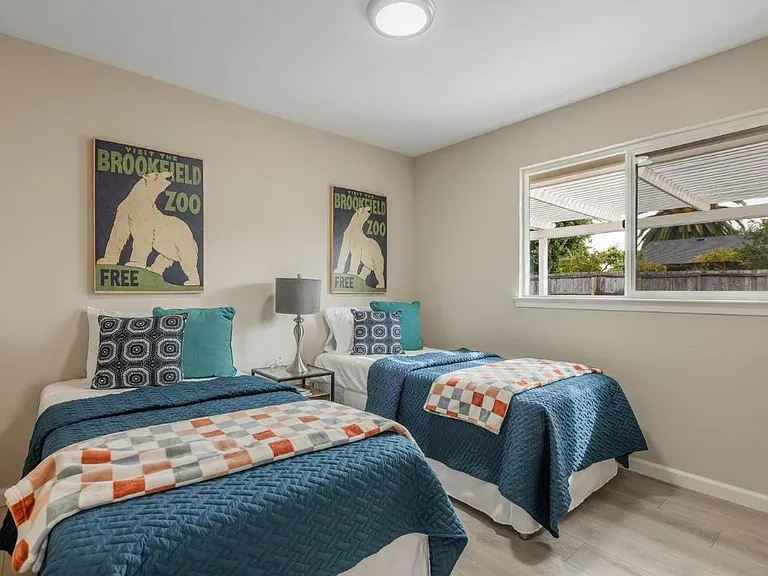 35267 Farnham Dr — Photo 14