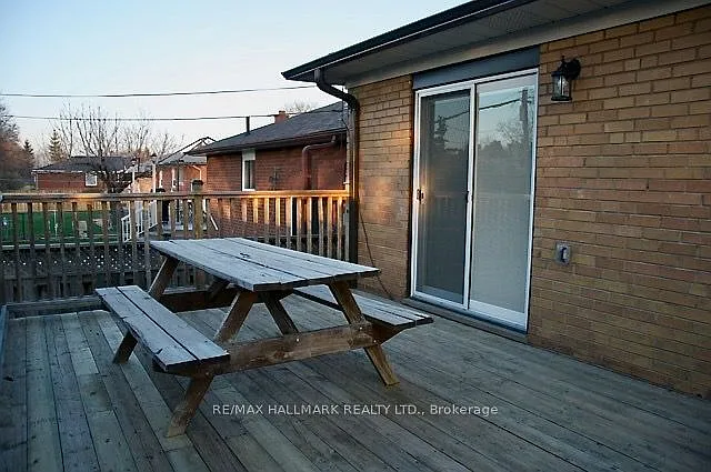 162 Combe Ave — Photo 16