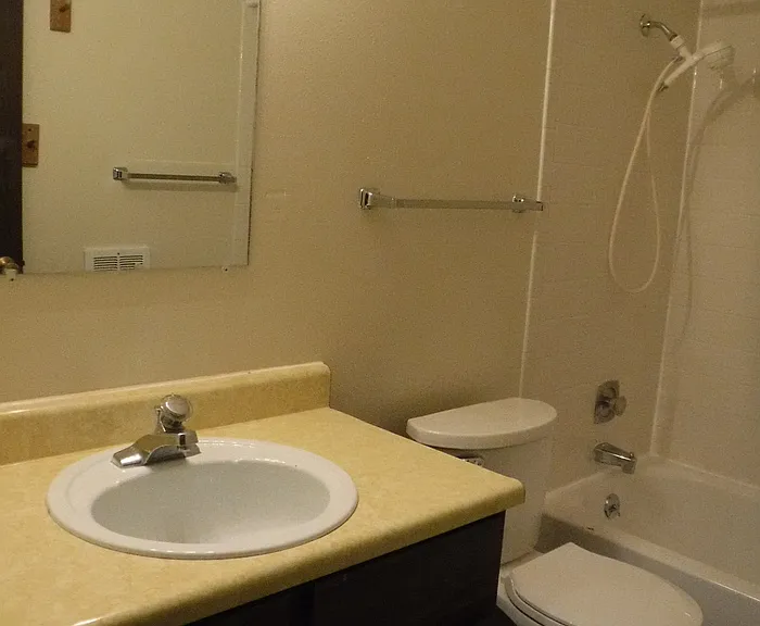 917 Pullman St #2 — Photo 16