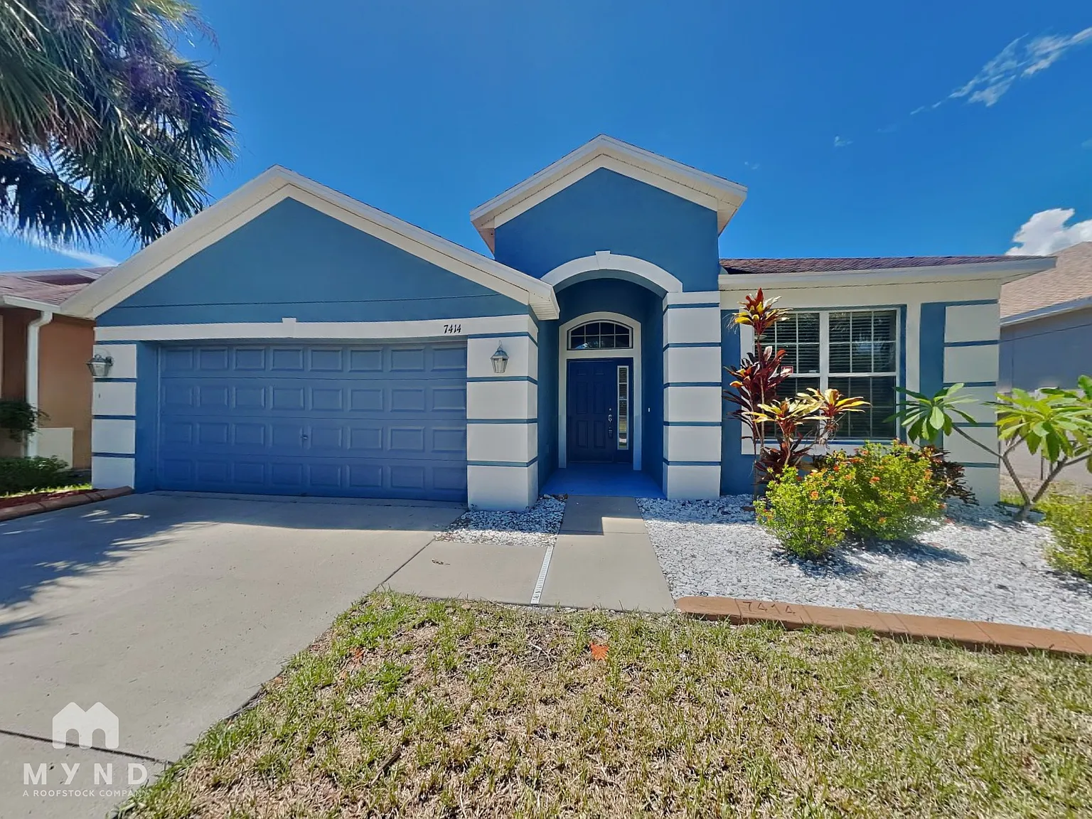 3 bed, 2.0 bath, 2055 sqft, $2,515 — Photo 1
