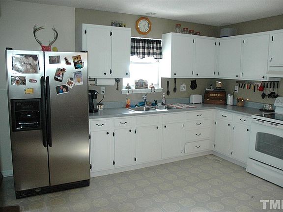 4th image of 409 Cain Dr