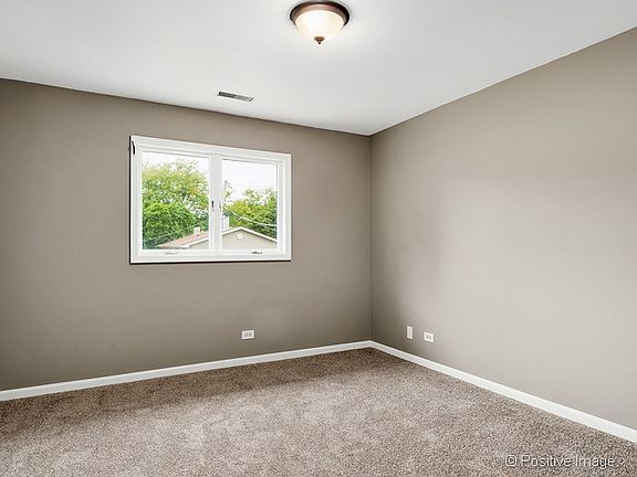 5th image of 101 W Quincy St