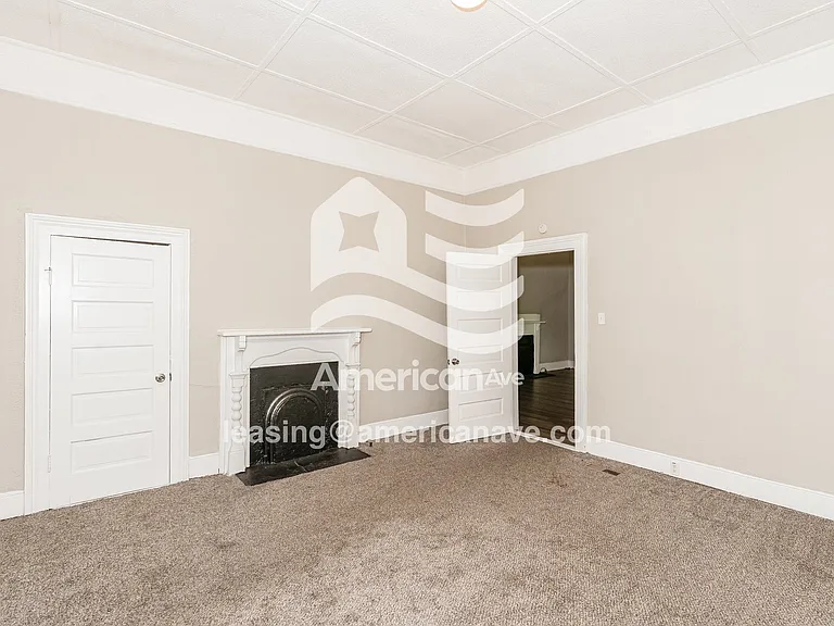 1528140_003_living_room_4.jpg