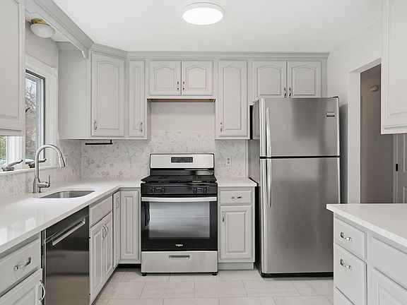 4th image of 1 Joanne Rd