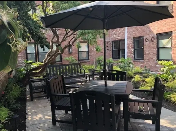 421 Summit Ave E, Seattle, WA