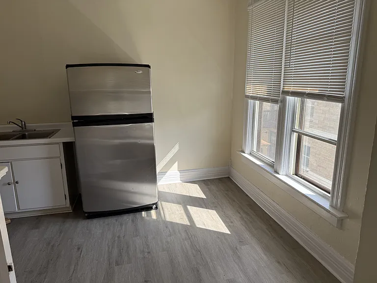525 Dunbar Ave #3 — Photo 3