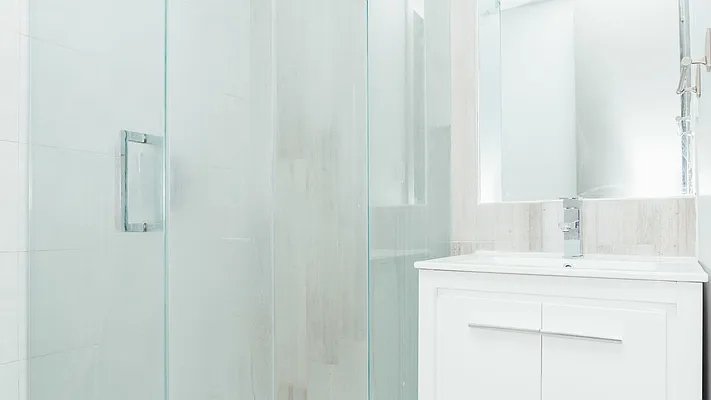 Rented by Nooklyn NYC LLC | media 18