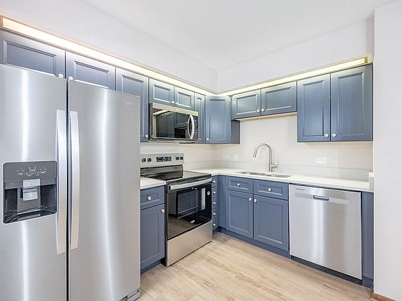 5th image of 5840 W 104th St APT 106