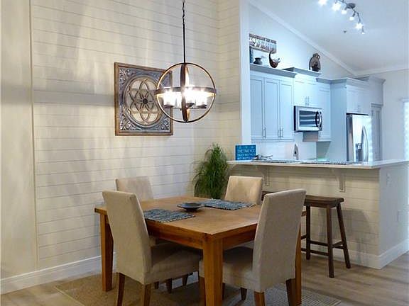 4th image of 6655 Huntington Lakes Cir APT 201