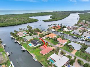 8553 SE Banyan Tree St, Hobe Sound, FL 33455