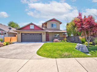 865 NW Cooke Ave, Grants Pass, OR