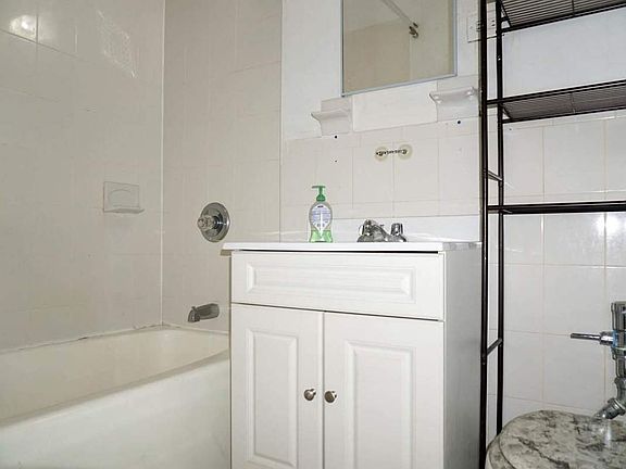 4th image of 2101 Bedford Ave APT 1B
