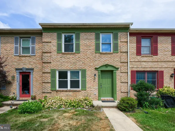 6541 Hollow Dr, East Petersburg, PA 17520