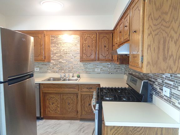 5th image of 4909 W 109th St APT 203