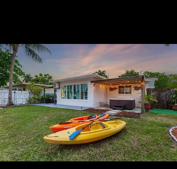 420 SE 9th Ct — Photo 4
