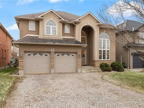 8 Roelfson Dr, Hamilton, ON L9K 1P1