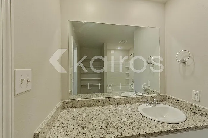 124 Yardley Ct — Photo 21