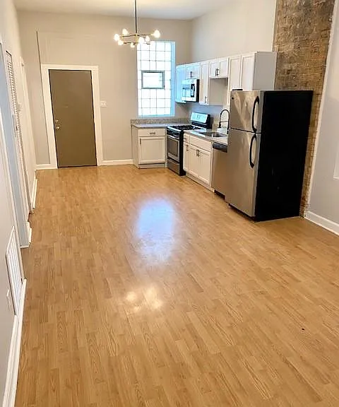 2634 W Thomas St #1R — Photo 12
