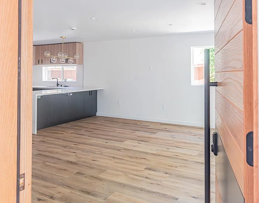 1 bed, 1.5 bath, 700 sqft, $2,600 — Photo 2