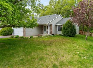 357 Parkview Ln S, Maplewood, MN 55119