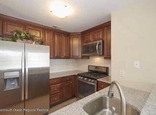 6 Hackamore Ct, Tinton Falls, NJ 07753