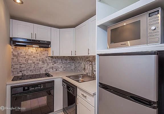 5th image of 56 Pine St APT 9B