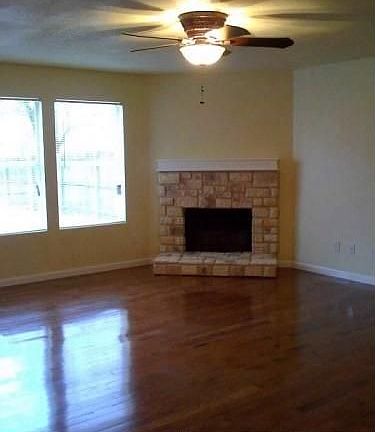 2nd image of 1272 Longleaf Dr