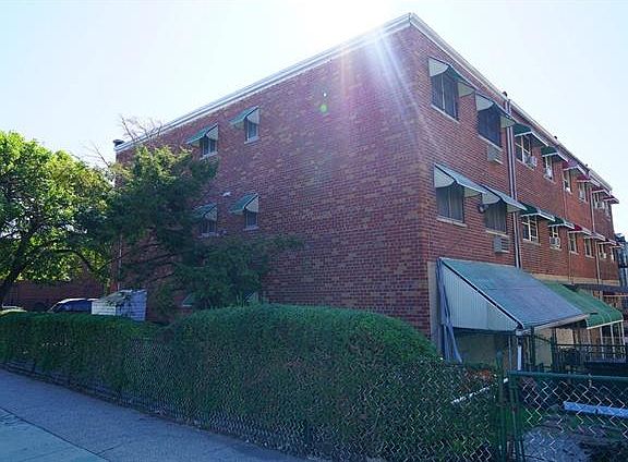 5th image of 659 Saint Lawrence Ave