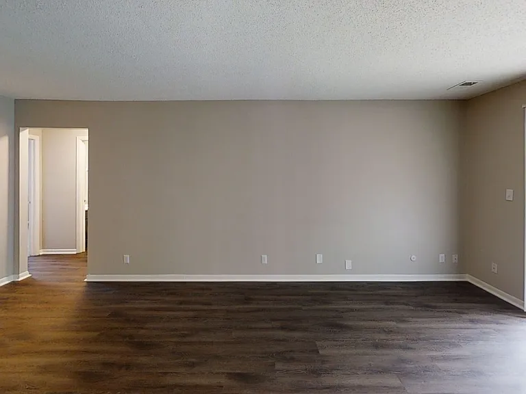 Eagle Creek by Spark Living — Photo 14