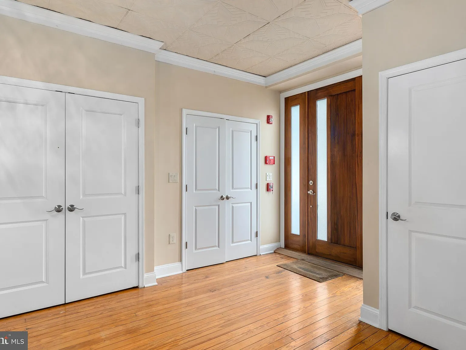 4 bed, 3.5 bath, 2170 sqft, $4,200 — Photo 4