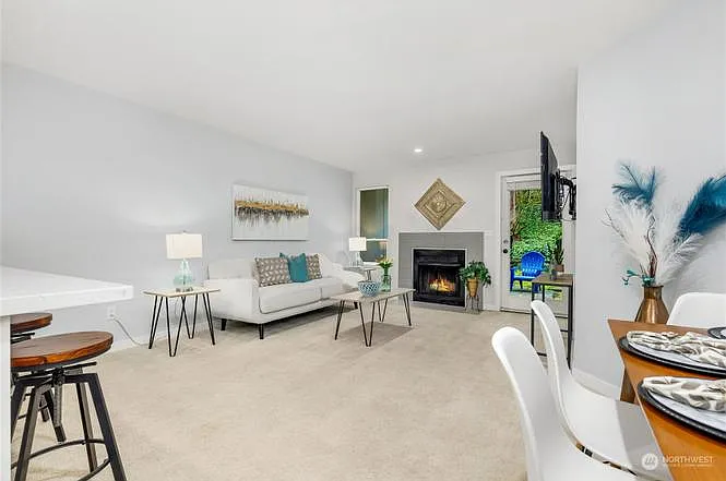 1 bed, 710 sqft, $2,200 — Photo 1