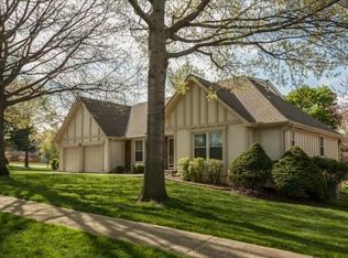 10696 Riggs Dr, Overland Park, KS 66212