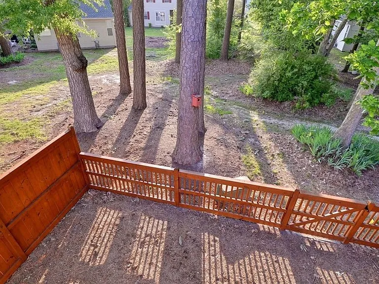 910 Lake Forest Dr — Photo 21