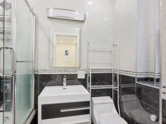 3rd image of 221 E 76th St APT 1C