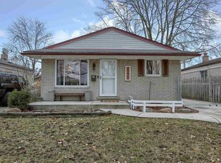 23400 Grove St, Saint Clair Shores, MI