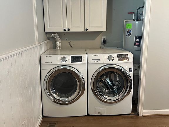 5th image of 467 E Brandeis Ave