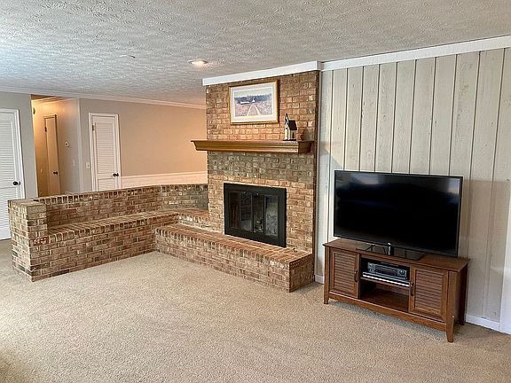 living room w/ gas fireplace