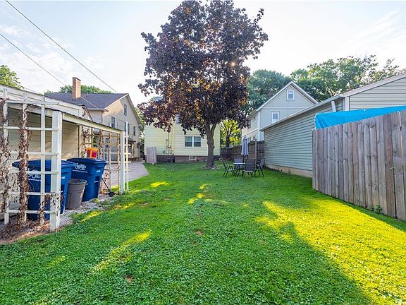 4th image of 1636 Grace Ave