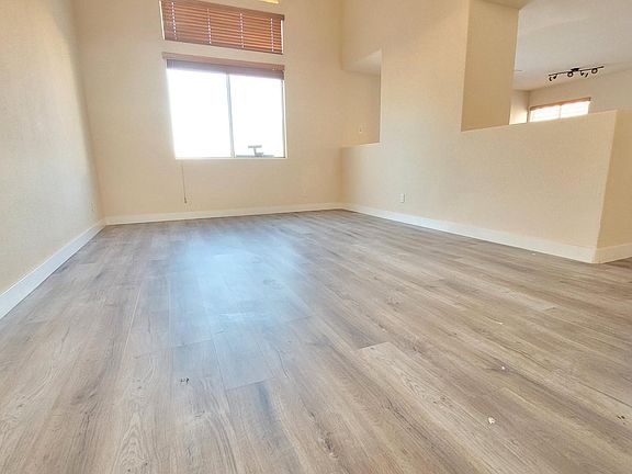 4th image of 3726 Penedos Dr