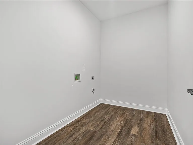 413 Weston Park — Photo 33