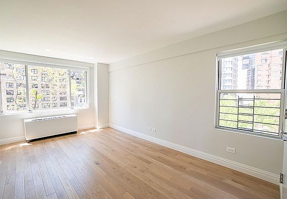 5th image of 340 E 51st St #5C